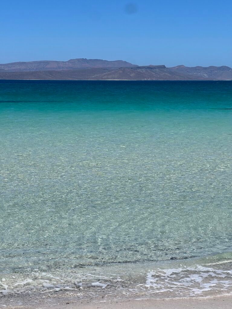 Clear water at El Tecolote looking out toward Isla Espíritu Santo