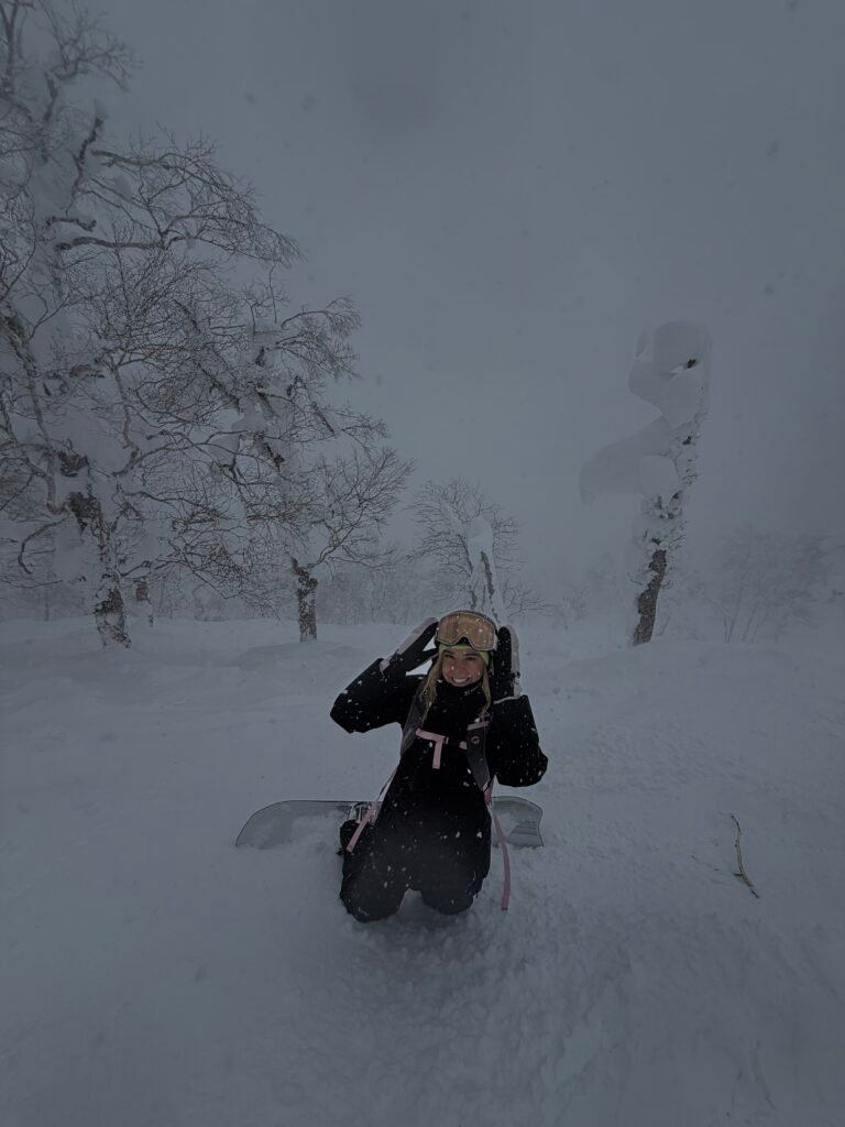 Riding the trees in heavy snow at Rusutsu